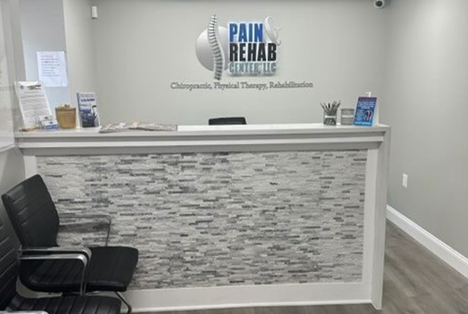 Pain and Rehab Center In Camp Springs reception desk